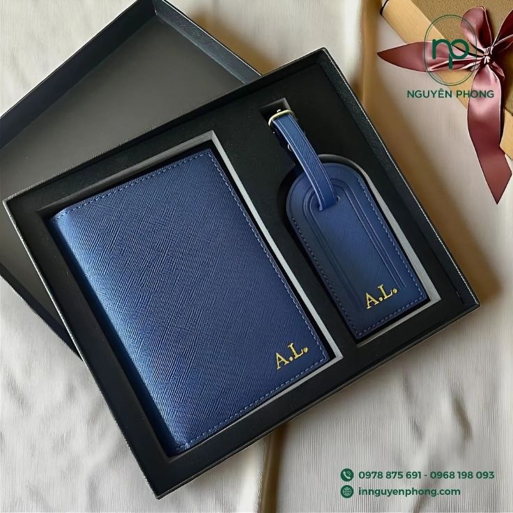 Mẫu in hộp cứng đựng móc khóa theo yêu cầu